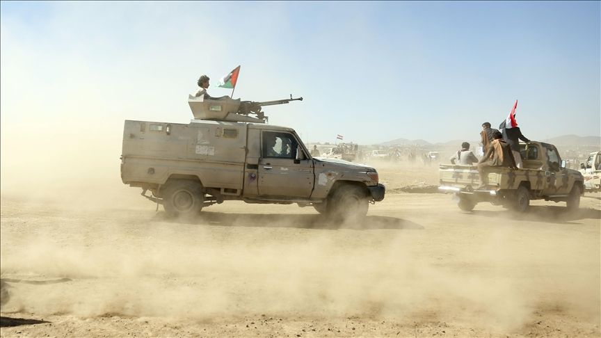 Houthi fighters